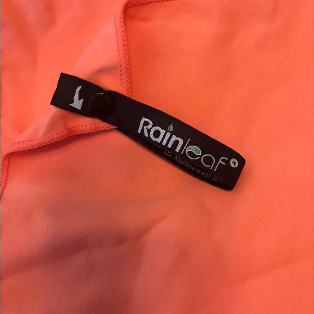 Rainleaf microfiber towel with pouch NEW